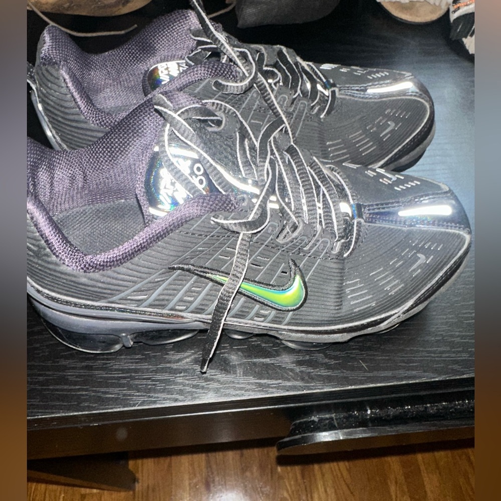 Nike Vapor Max 360  Black and Metallic Sneakers with Green Swoosh